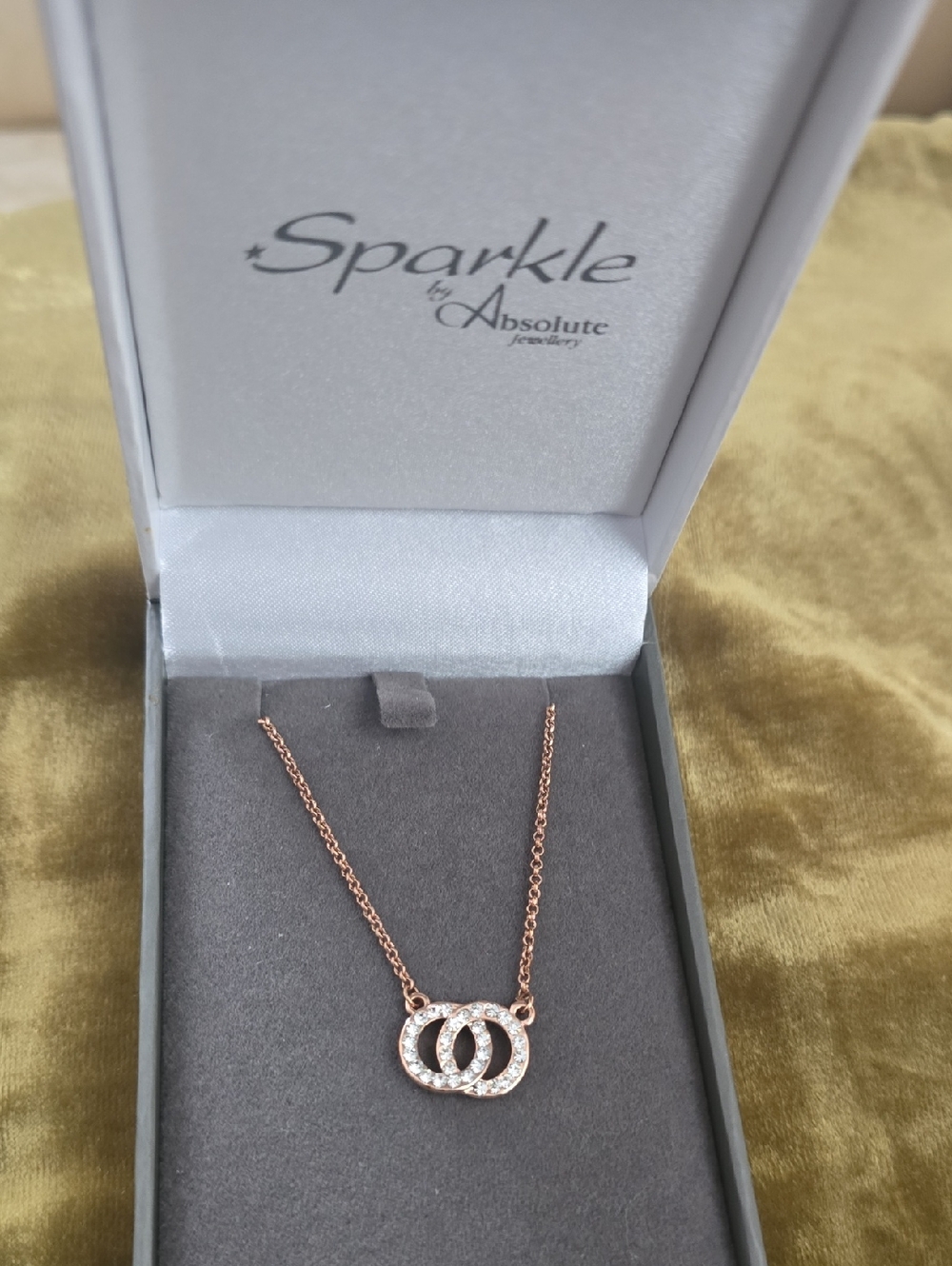Rose Gold Interlocking Circle Necklace